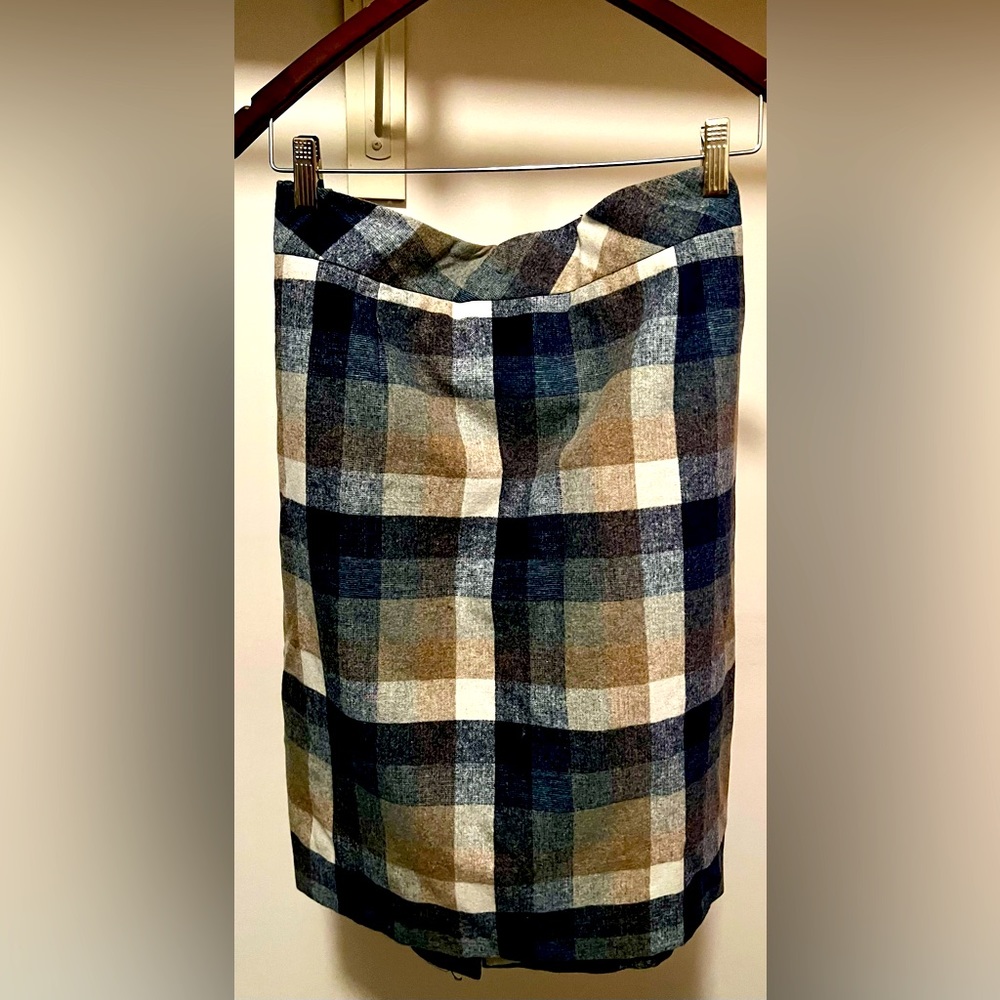 Talbots Women’s Black/Brown/Ivory Plaid Skirt.